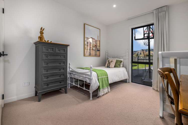 24 Phoenix palms Grove Levin_17