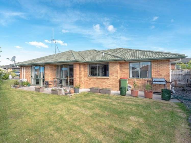 5 Locksley Lane Hamilton East_11