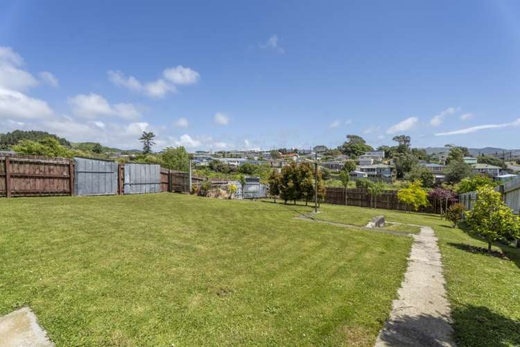 16 Waihora Crescent Waitangirua_15