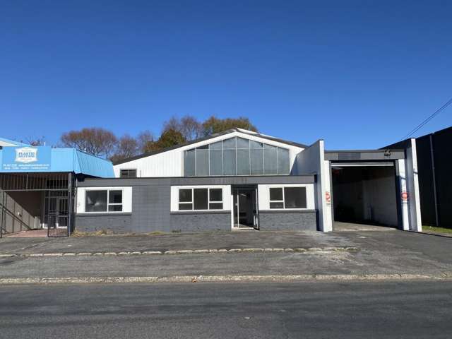 Very Tidy Workshop in Popular Area