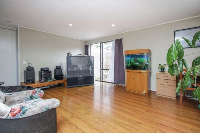 39 Lilburn Crescent Massey_3