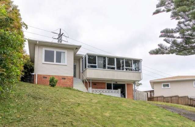 Pet Considers, 3 Bedrooms & 1.5 Bathroom Famil...