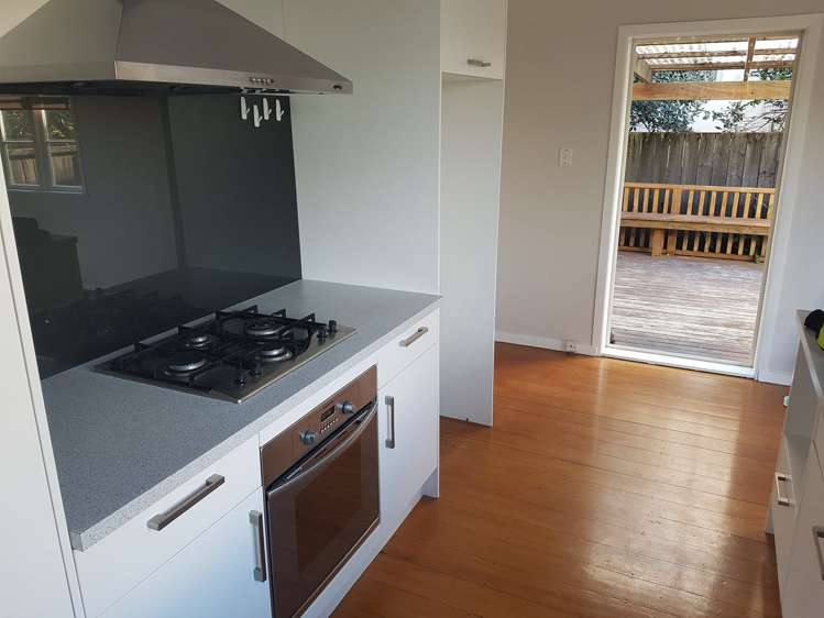 7 Houpara Street One Tree Hill_6