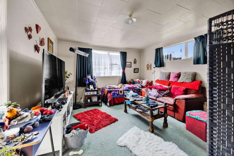 84 and 84a Argyle Street Hawera_11