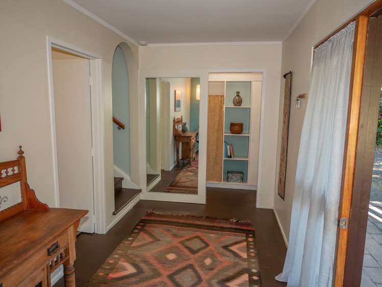 5 Seaview Road Cable Bay_16