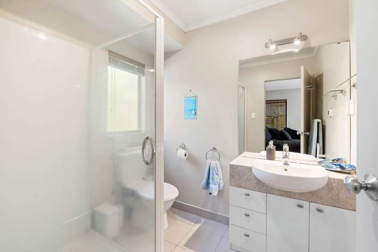 37 Admirals Court Drive Greenhithe_16