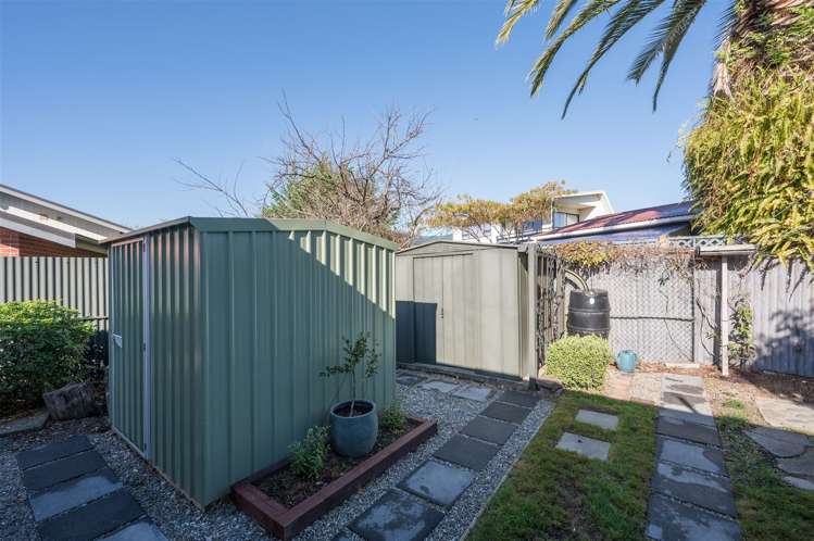 7 Neale Avenue Stoke_19