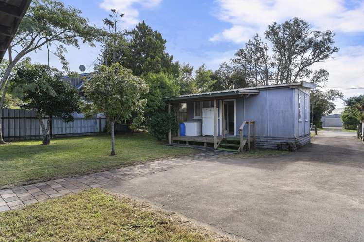 64 Howard Road Orere Point_12