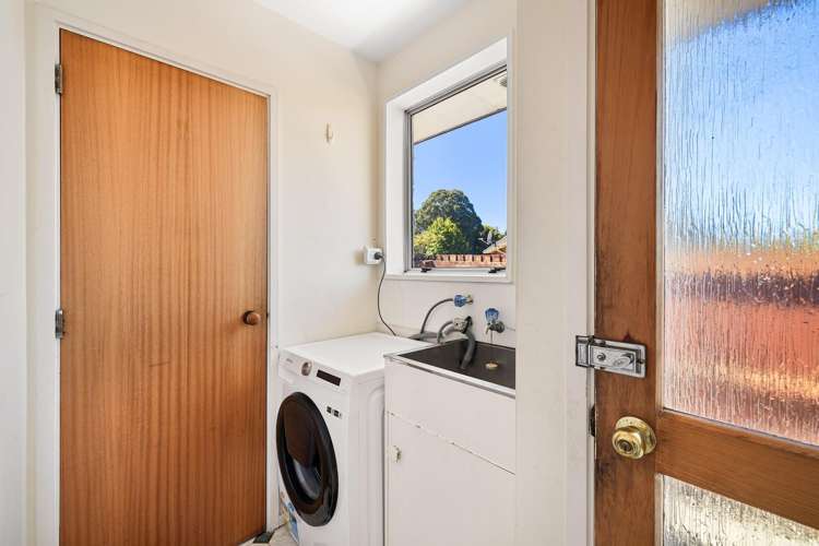 Flat 2/4 Bromley Road Bromley_13
