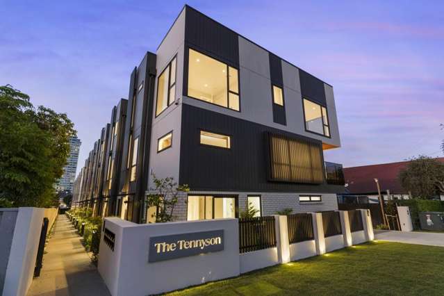 Coastal Luxury in the Heart of Takapuna