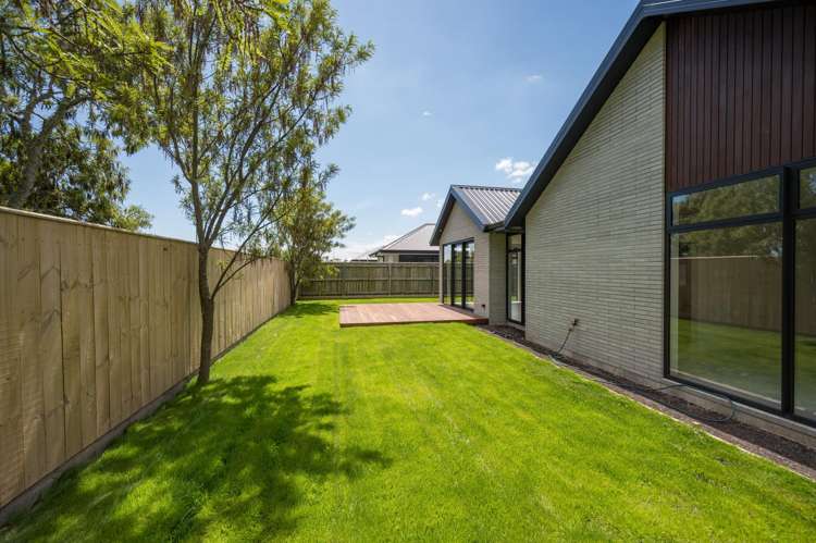 12 Hallmark Drive Richmond_22