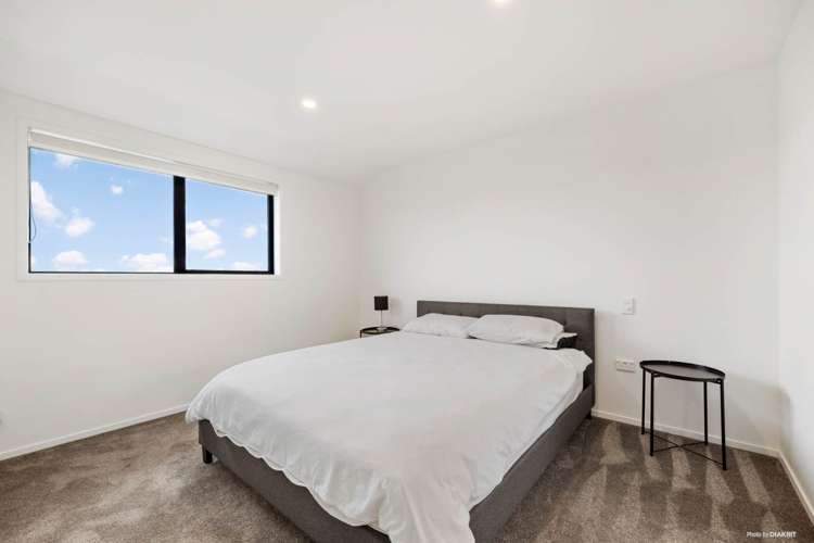 2/10 Willcott Street Mt Albert_8