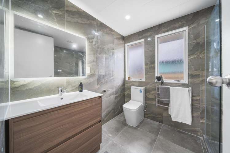 1/12 Kennington Drive Clendon Park_9