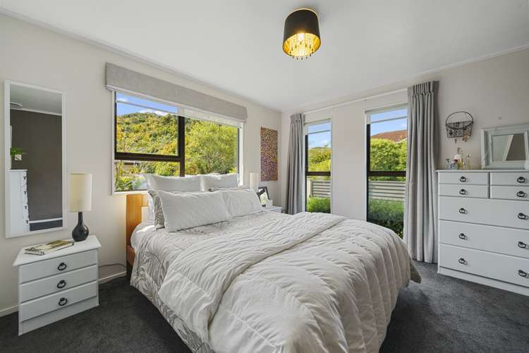 2 Tedder Way Karori_11