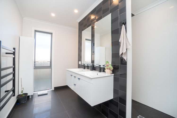 5 Mediterranean Grove Fitzherbert_13