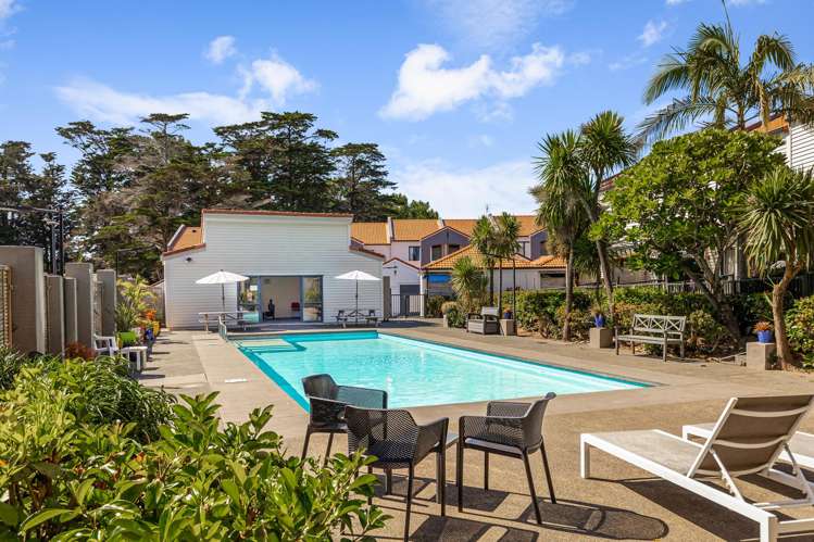 15/21 Armoy Drive East Tamaki_2