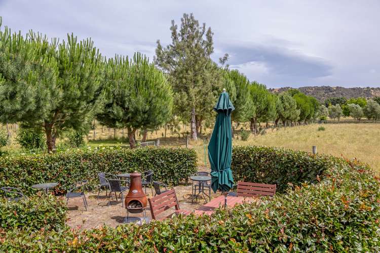 587 Gladstone Road Gladstone_12