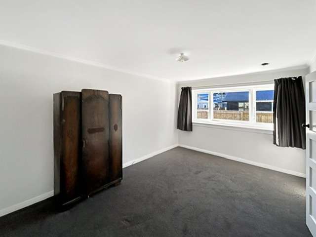 2/304 Featherston Street 10930_4