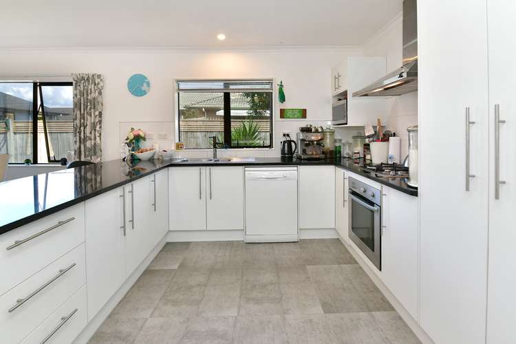 19 Raabia Close Parakai_6