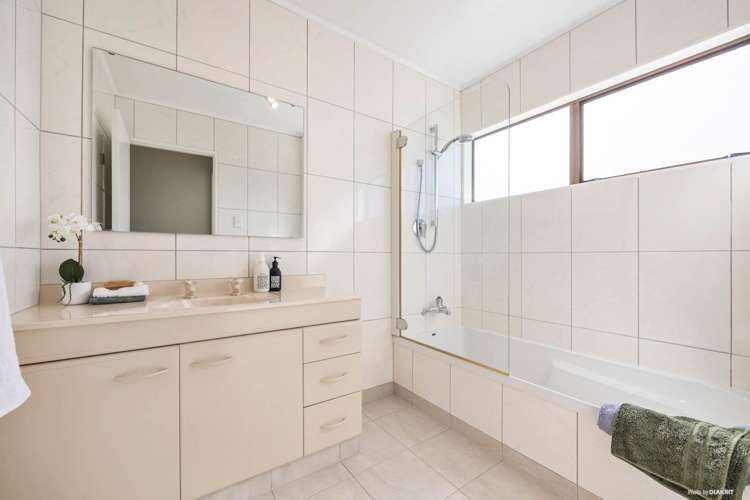 58 Galloway Crescent Farm Cove_25