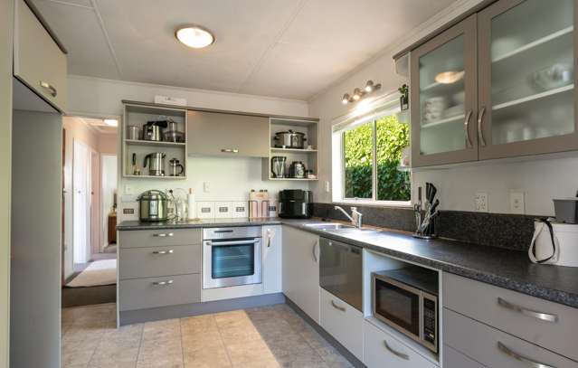 Elevated, Sunny & Super Tidy