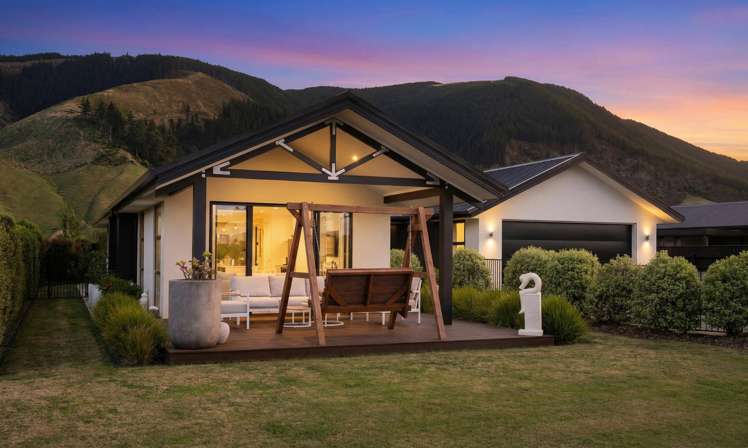 5A Huntaway Close Stoke_0