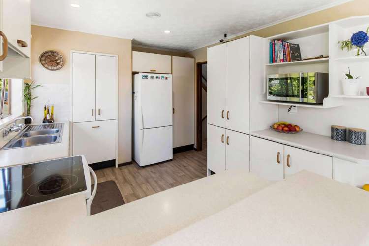 19 Akepiro Place Tawhero_9