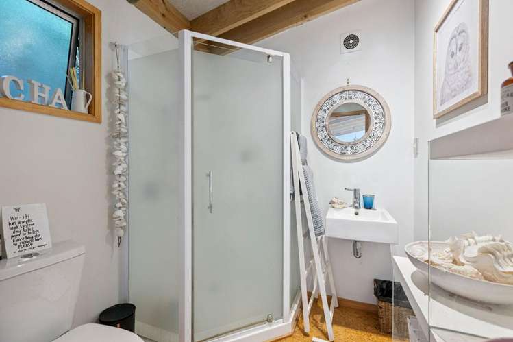 Wai-iti Beach Retreat Beach Road Waiiti_12