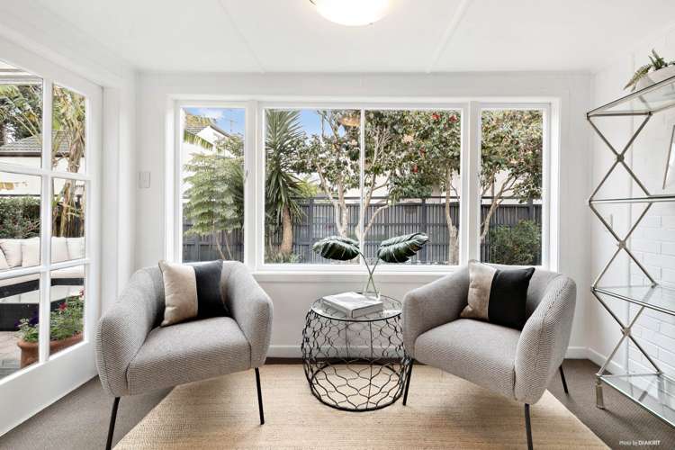 2/17 Milford Road Milford_6