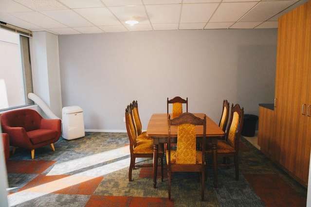 Unfurnished 5-bedroom Apartment