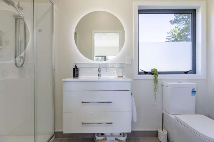 2/504 Mapara Road Acacia Bay_11