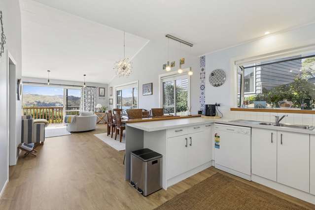 14 Kenef Road Paremata_3