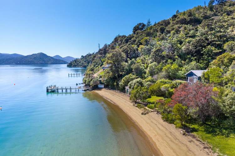 2787 Queen Charlotte Drive Queen Charlotte Sound_32