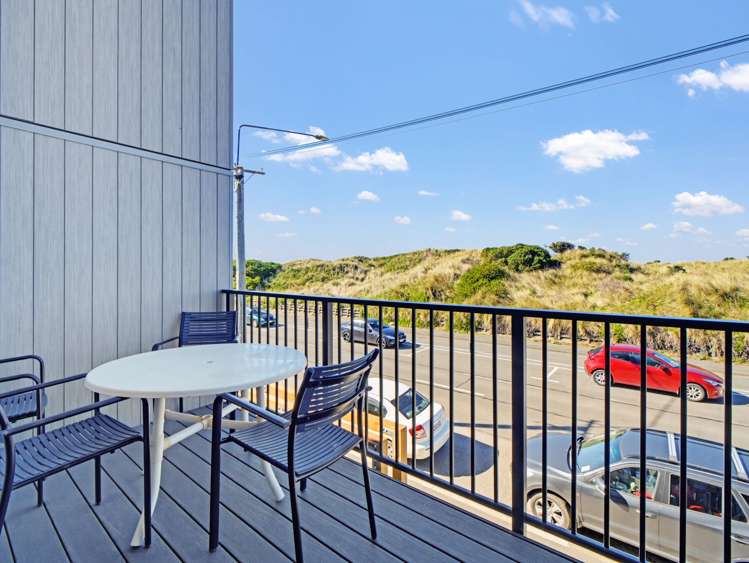 2/180 Marine Parade New Brighton_11