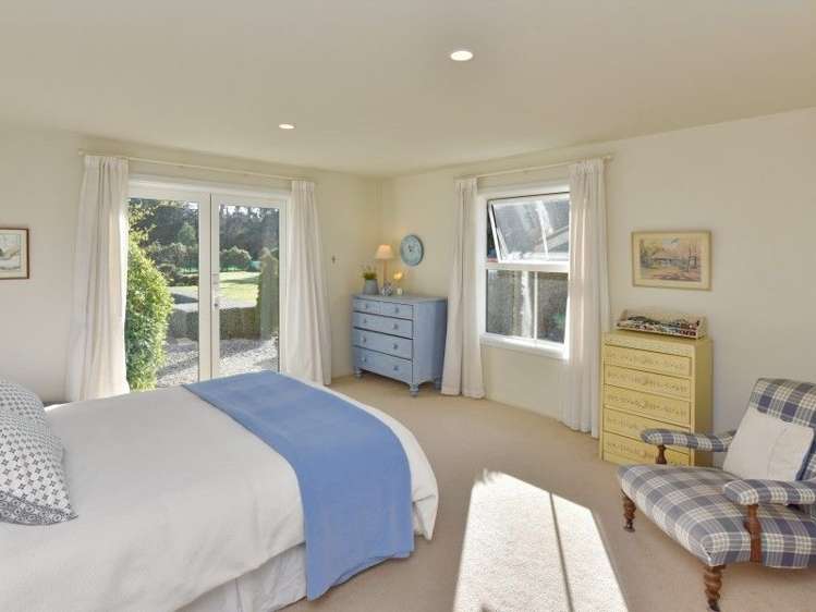 2 Elm Grove Amberley_9