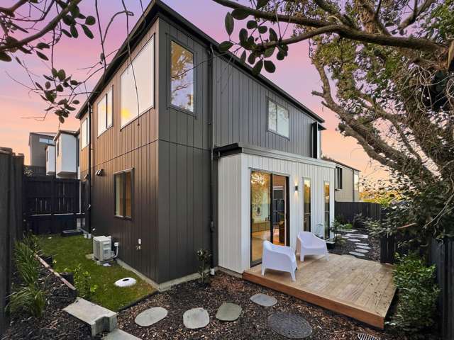 COASTAL & CONTEMPORARY CAMPBELLS BAY