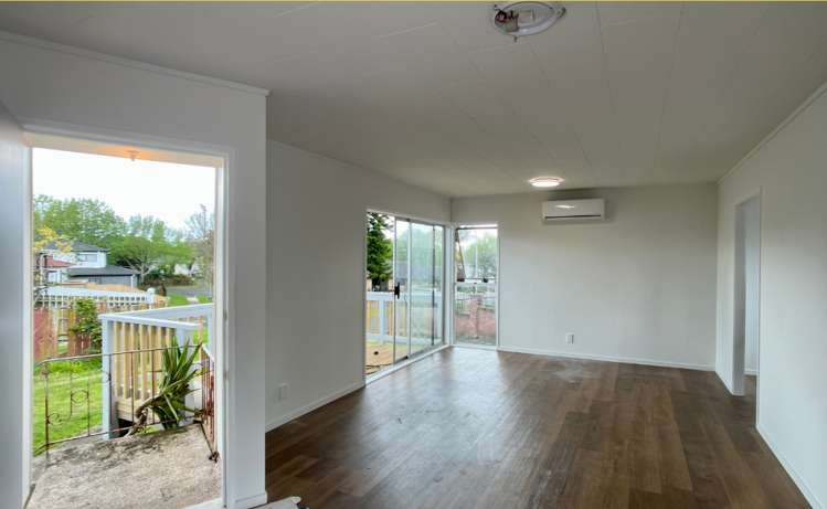 7 Astral Place Clover Park_8