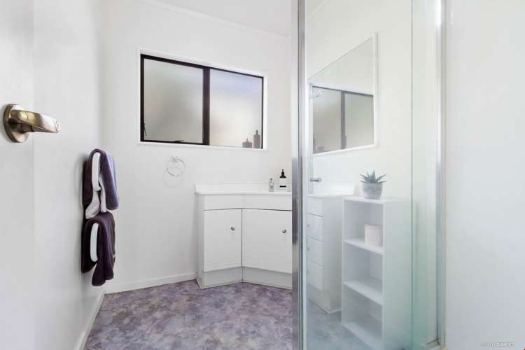 3/2 Riverview Road New Lynn_11