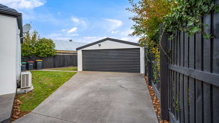 45 Karnak Crescent Russley_13