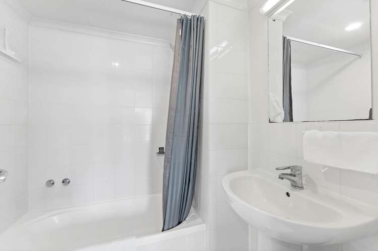 12A/18 Ronwood Avenue Manukau_6