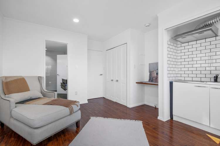 1/283 Royal Road Massey_7