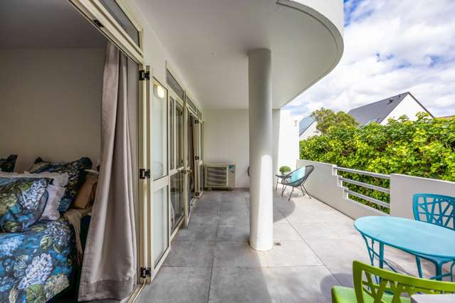 2/100 Rossall Street Merivale_4