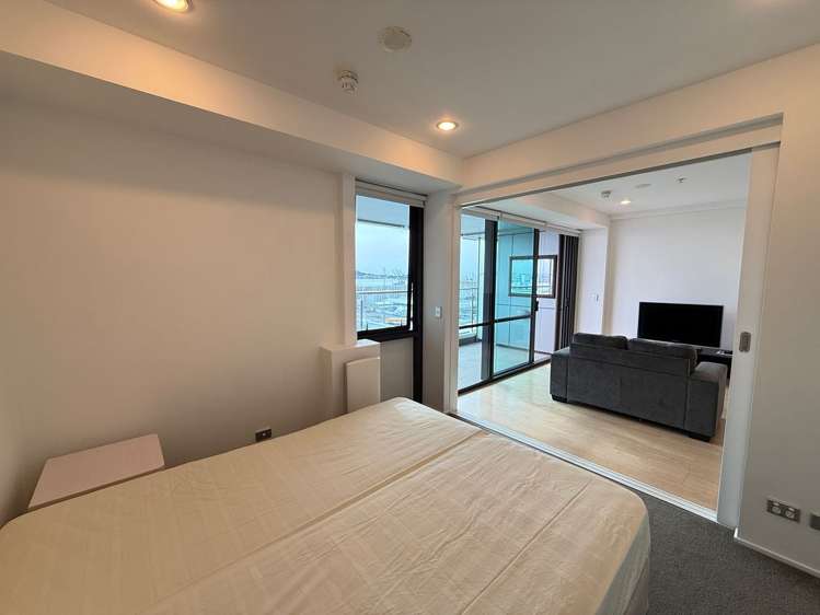 18 Beach Road Auckland Central_12