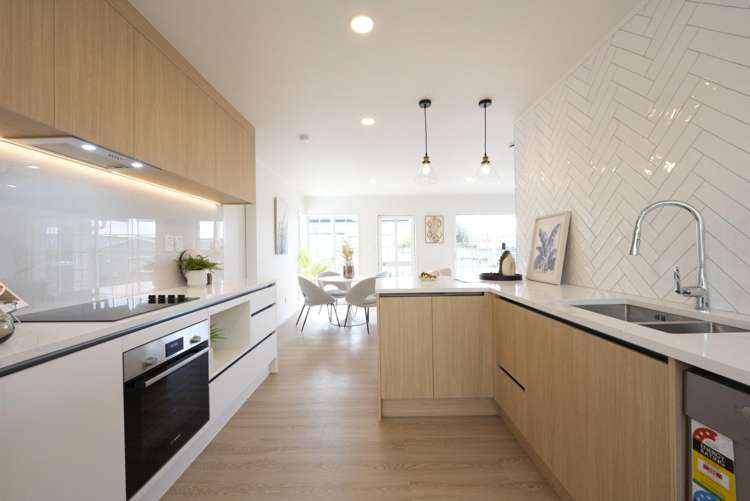 2/7 Bruce Road_3