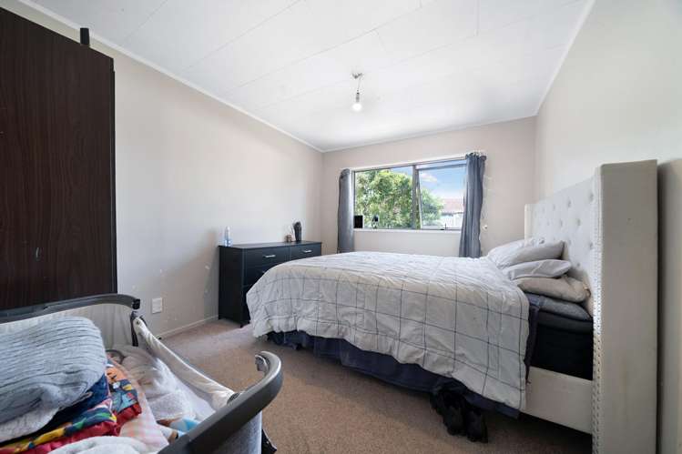 82 & 84 Moire Road Royal Heights_16