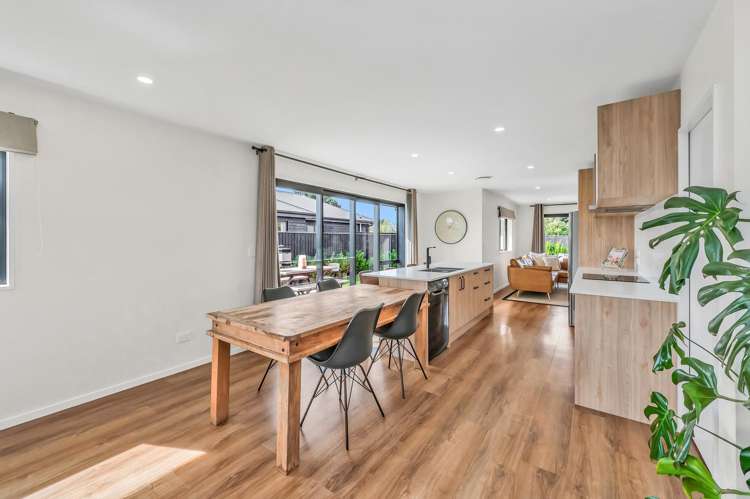 15 Cedric Place Darfield_11