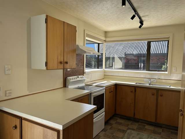 6 Elsom Lane Avonhead_1
