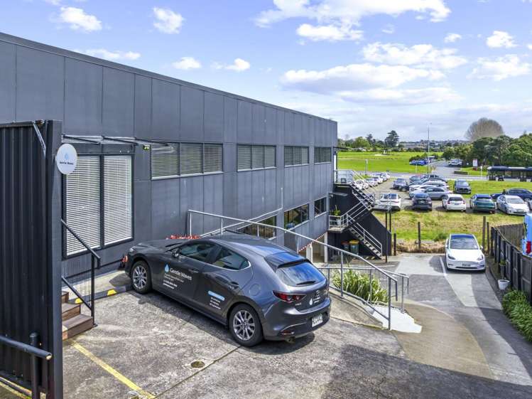 65 Barrys Point Road Takapuna_8