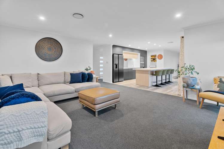 9 Livery Lane Taupaki_2