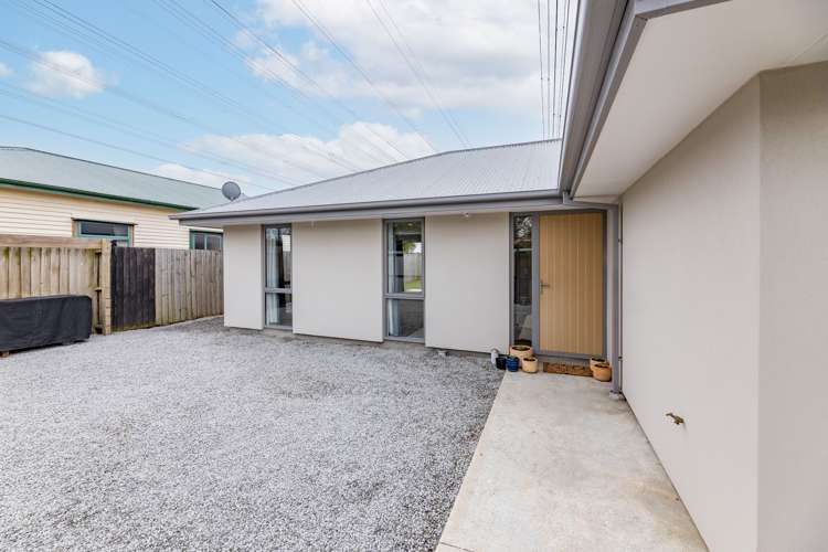 34 Roberts Road Hei Hei_17